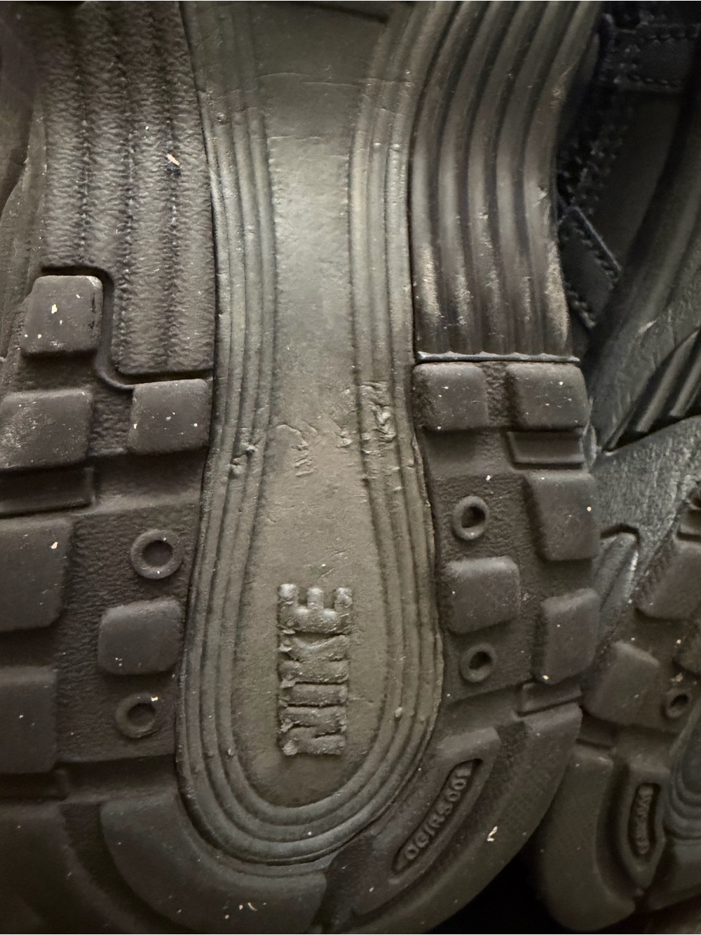 Nike women Black Mesh & Leather Sneakers - Picture 5 of 6